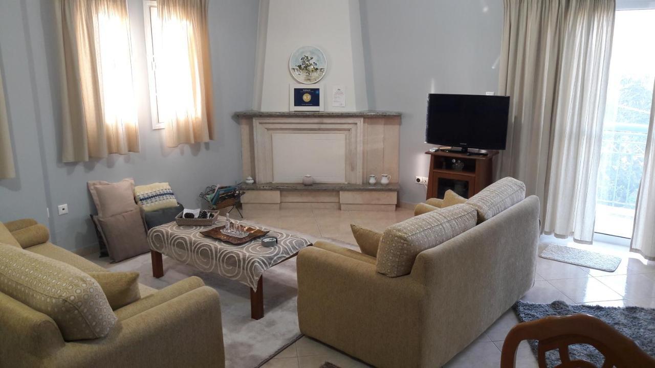 Family Apartments Mesolóngion المظهر الخارجي الصورة
