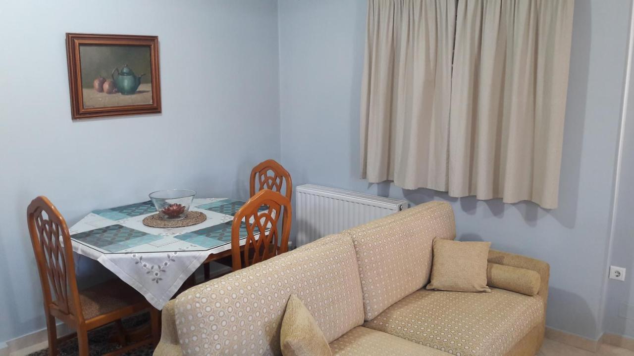 Family Apartments Mesolóngion المظهر الخارجي الصورة