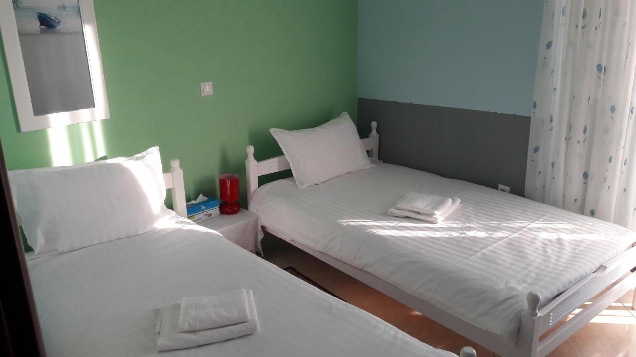 Family Apartments Mesolóngion المظهر الخارجي الصورة