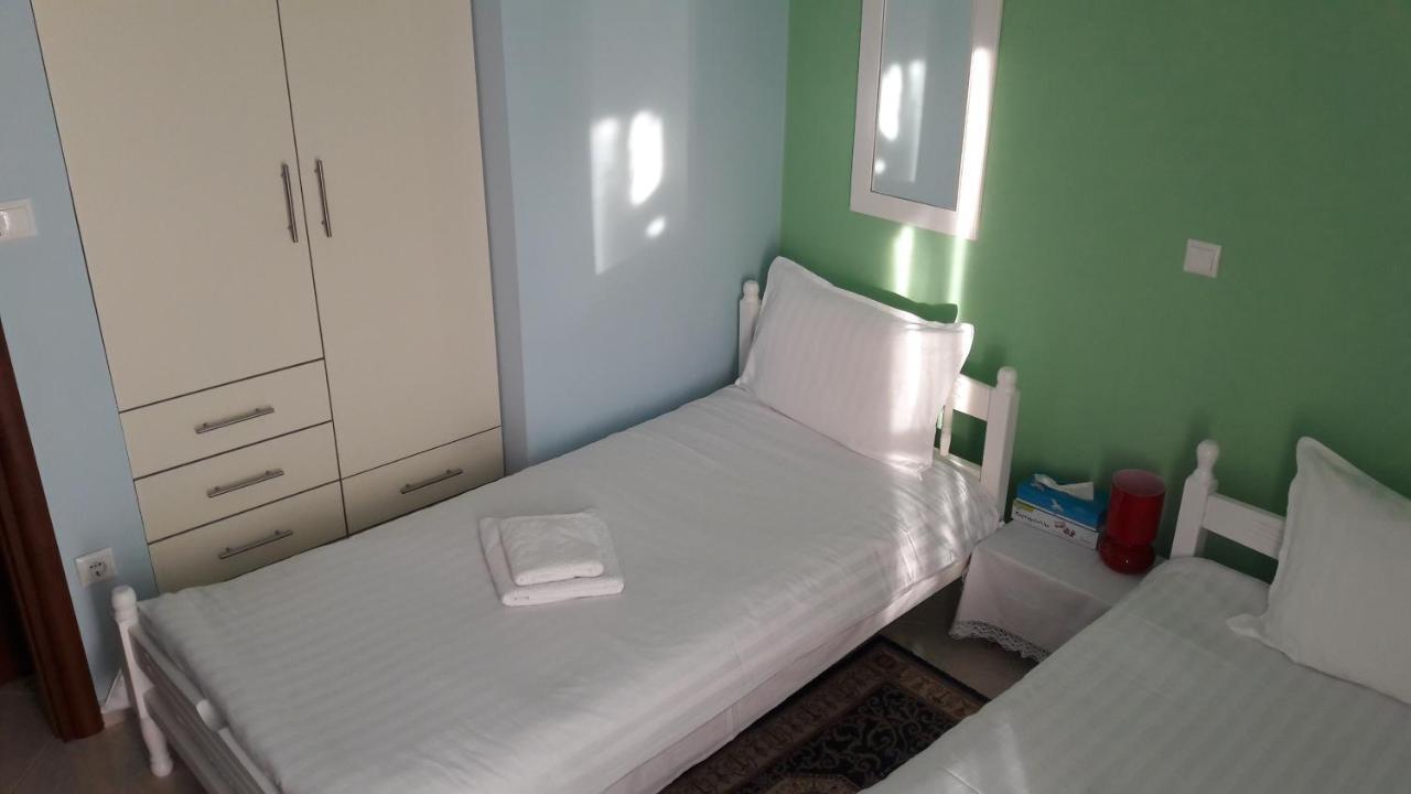 Family Apartments Mesolóngion المظهر الخارجي الصورة