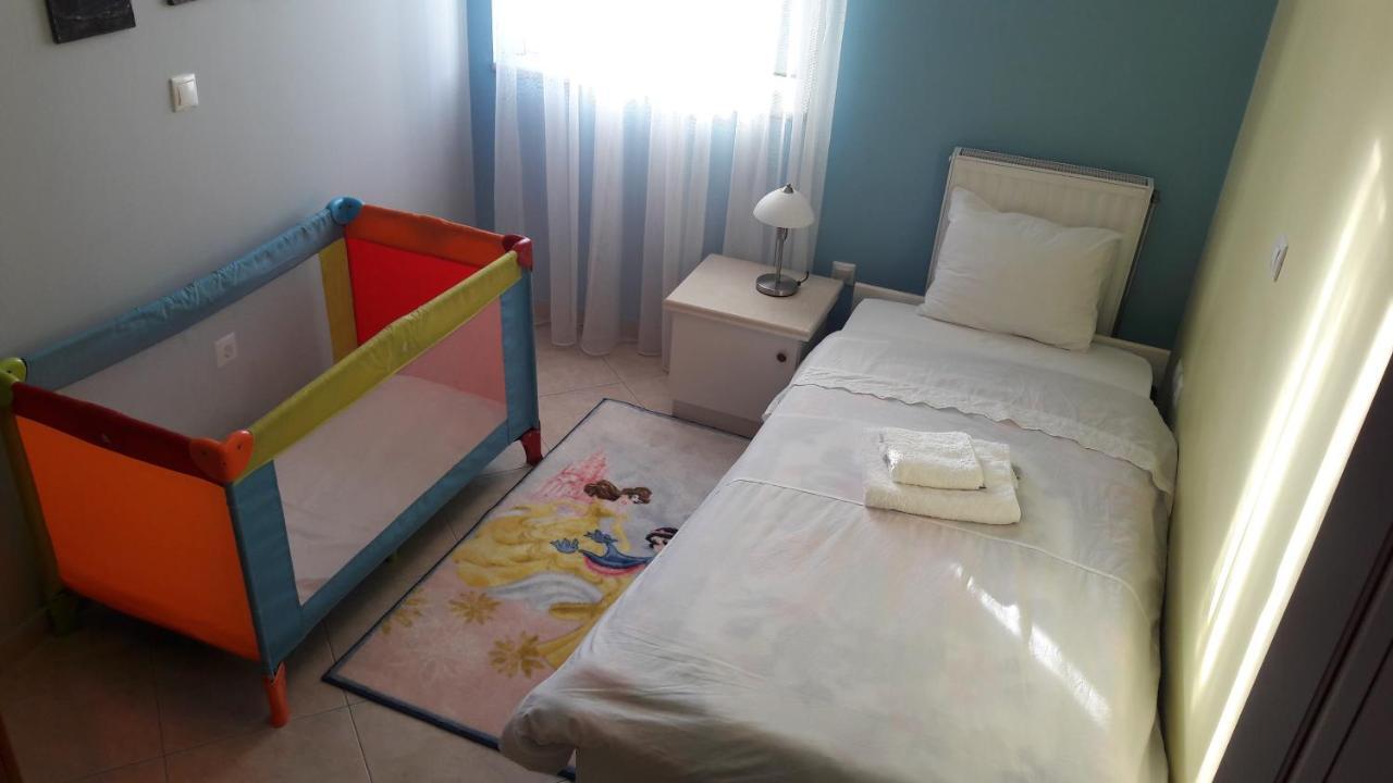 Family Apartments Mesolóngion المظهر الخارجي الصورة